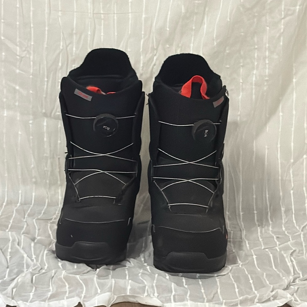Burton kids snowboard boots 5